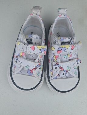 Converse Kids White Canvas Unicorn & Heart Print Sneakers